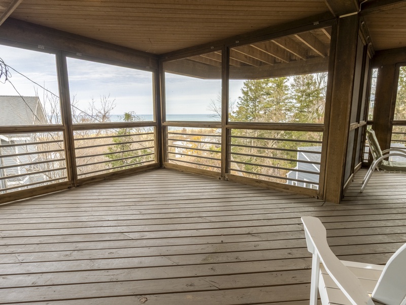 Upland Lodge-Porch